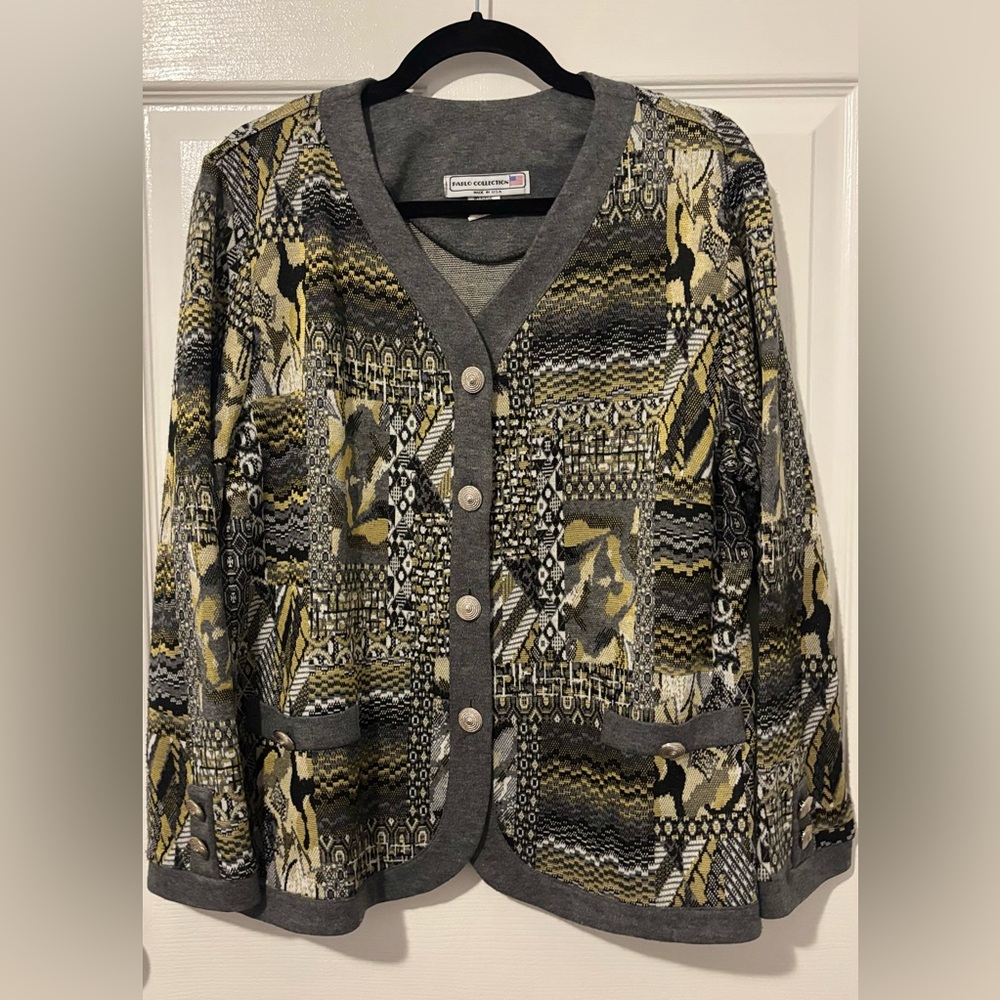 Vintage Women's Cardigan with Geometric Pattern